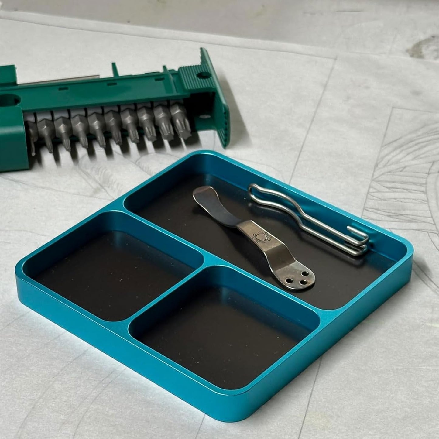  Plateau D'outils Magnétique En Alliage Alliage Aluminium Pour La Réparation Des Pièces Automobiles Et Une Organisation Matérielle Conception Portable Compacte Avec Une Boîte À Outils De