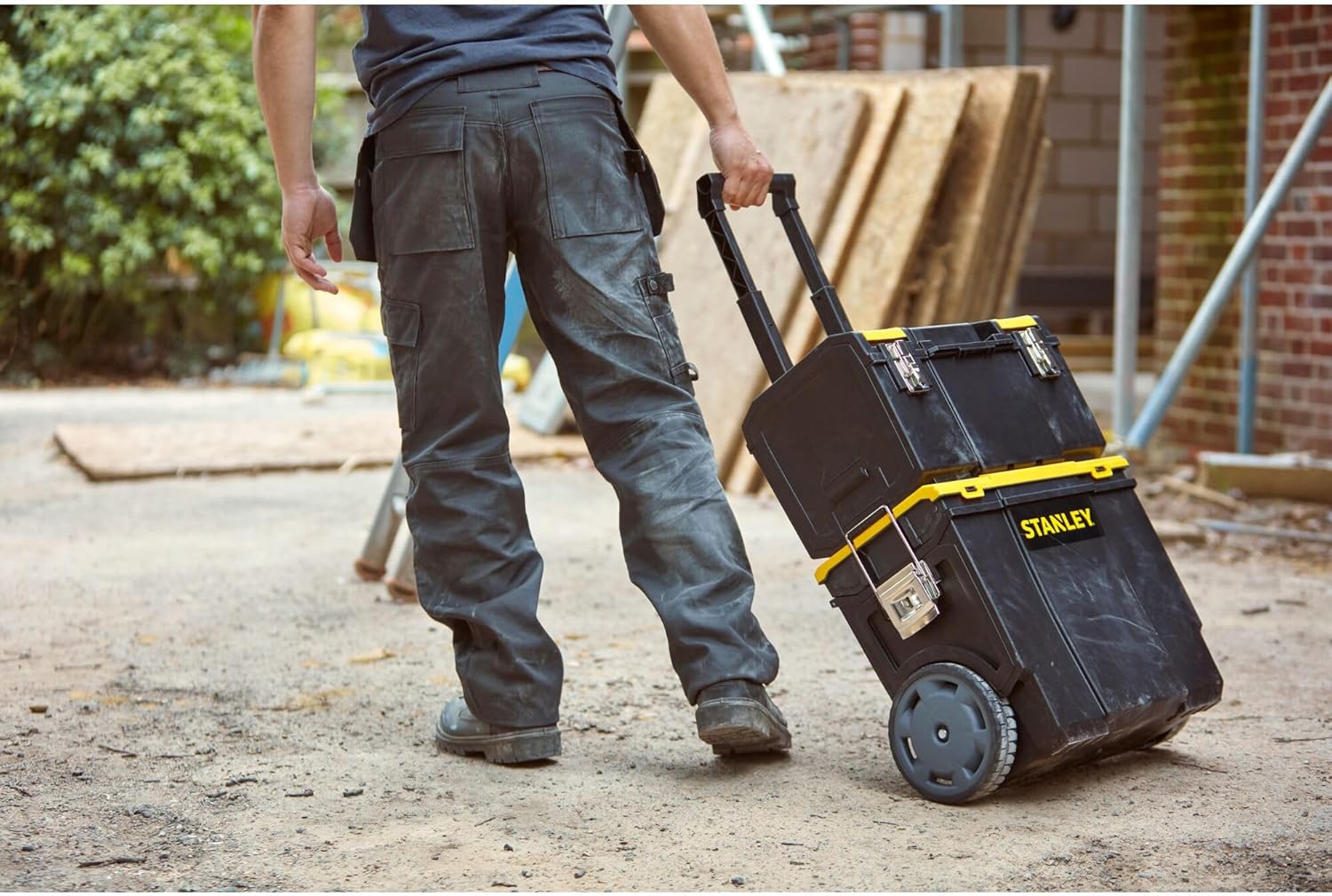  Stanley 1-70-326 Servante Compacte 3 En 1 - Boite À Outils Détachable - 2 Organiseurs Sur Le Couvercle - Bac Pour Électroportatif - Polypropylène Résistant - Poignée Télescopique - 630 X 475 X 284Mm Noir